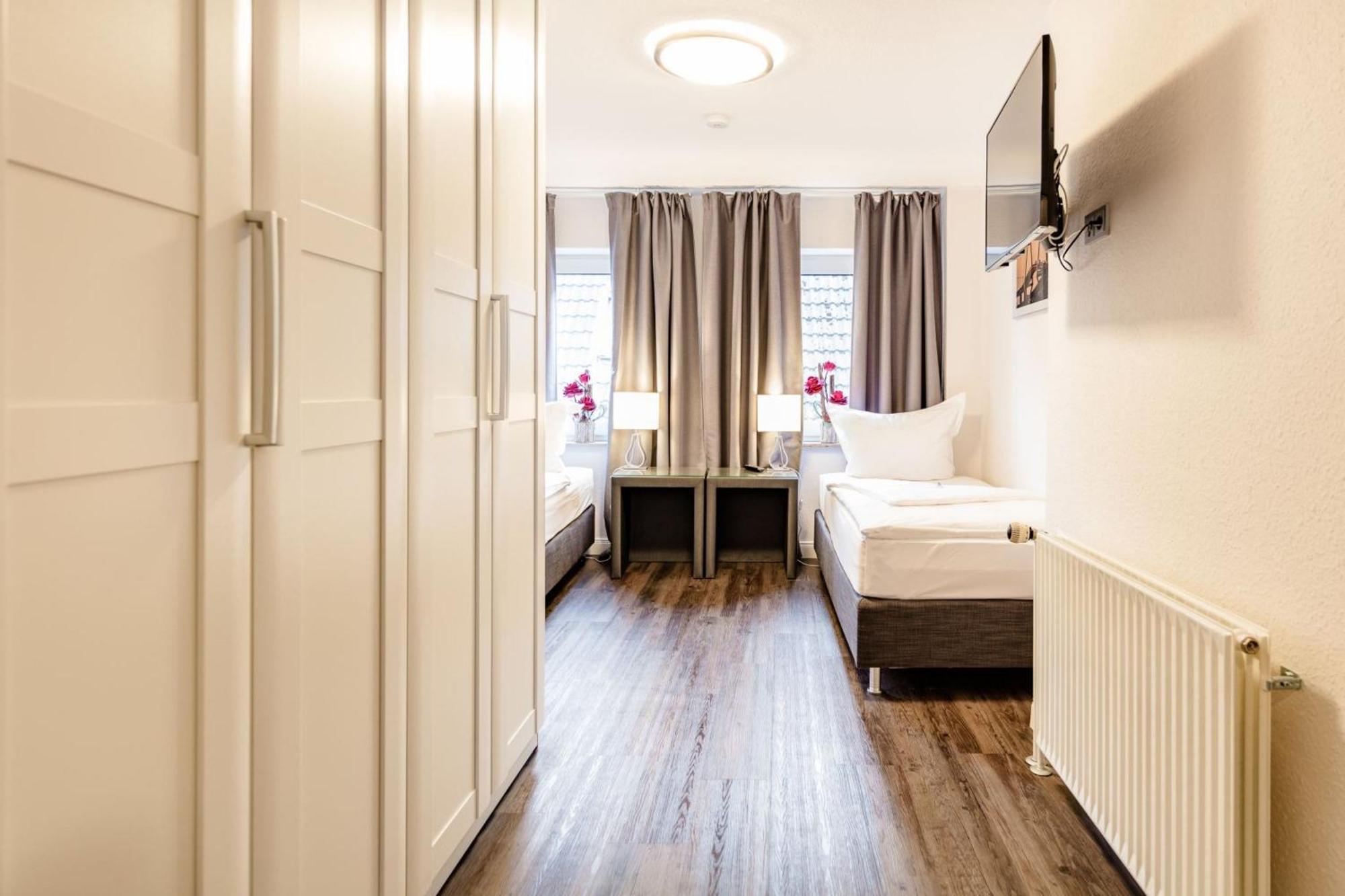 Hotel Zum Zeppelin Hamburg-Harburg Rum bild